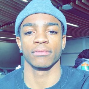 Meet your Posher, Devonte